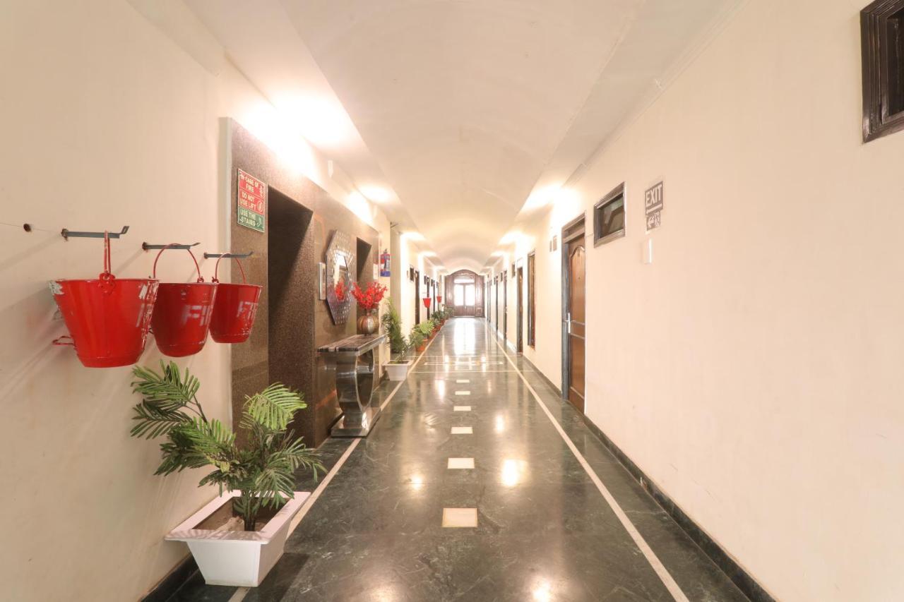 Hotel Mohan Lakhnau Kültér fotó